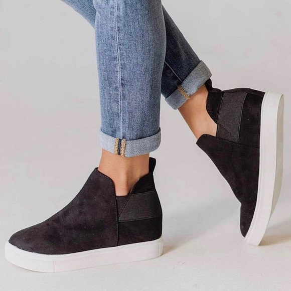 RELISTED UNDER SHOES Black Hidden Wedge Sneaker - Picture 3 of 7